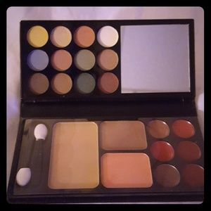 Eyes, face & lip kit! *NWT*